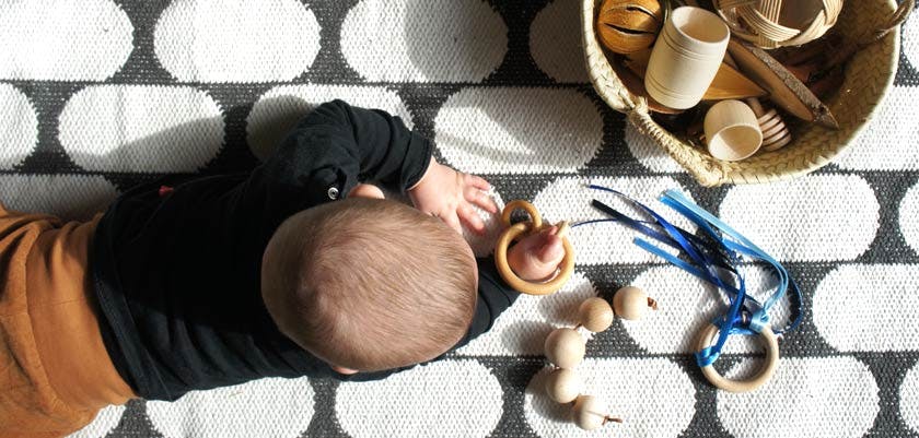 Com fomentar el desenvolupament dels nadons: la panera dels tresors 